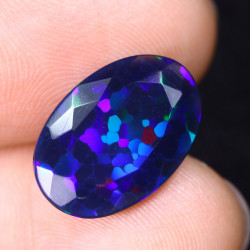 Opale Ethiopienne facettée AAA 3.05 carats