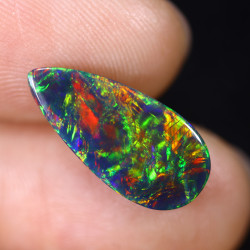 Opale éthiopienne TOP GRADE 3.23 carats