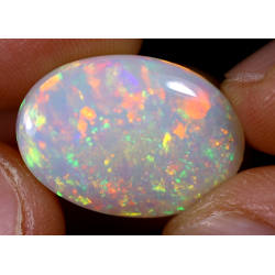 Opale éthiopienne 9.95 carats TOP GRADE